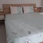 Apartman Avenir *