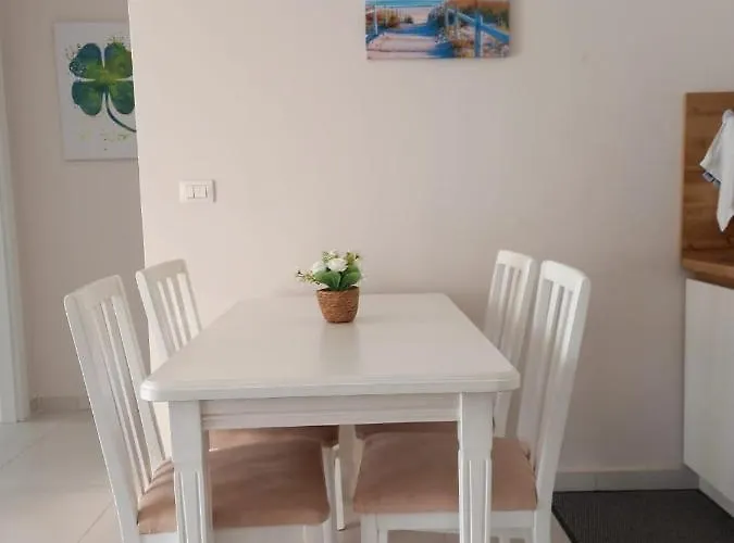 Avenir Apartment *